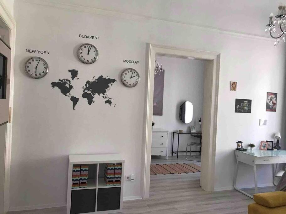Perfect Location,Newly Decorated Modern, Large Place 60 M2, Really Quiet So You Can Have A Good Night Sleep, Ac, Netflix, Smart Tv, High-Speed Internet, World Famous New York Cafe Only 10 Minutes Walk Будапешт Экстерьер фото