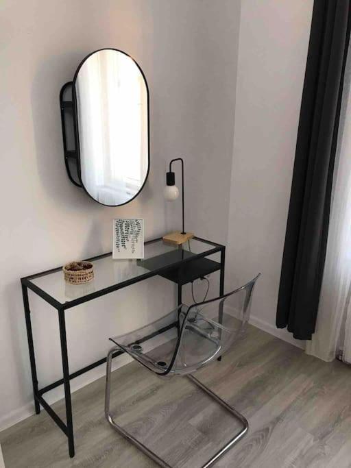 Perfect Location,Newly Decorated Modern, Large Place 60 M2, Really Quiet So You Can Have A Good Night Sleep, Ac, Netflix, Smart Tv, High-Speed Internet, World Famous New York Cafe Only 10 Minutes Walk Будапешт Экстерьер фото