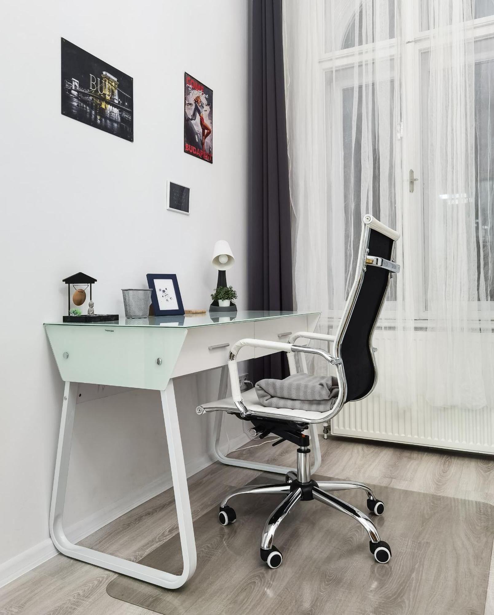Perfect Location,Newly Decorated Modern, Large Place 60 M2, Really Quiet So You Can Have A Good Night Sleep, Ac, Netflix, Smart Tv, High-Speed Internet, World Famous New York Cafe Only 10 Minutes Walk Будапешт Экстерьер фото