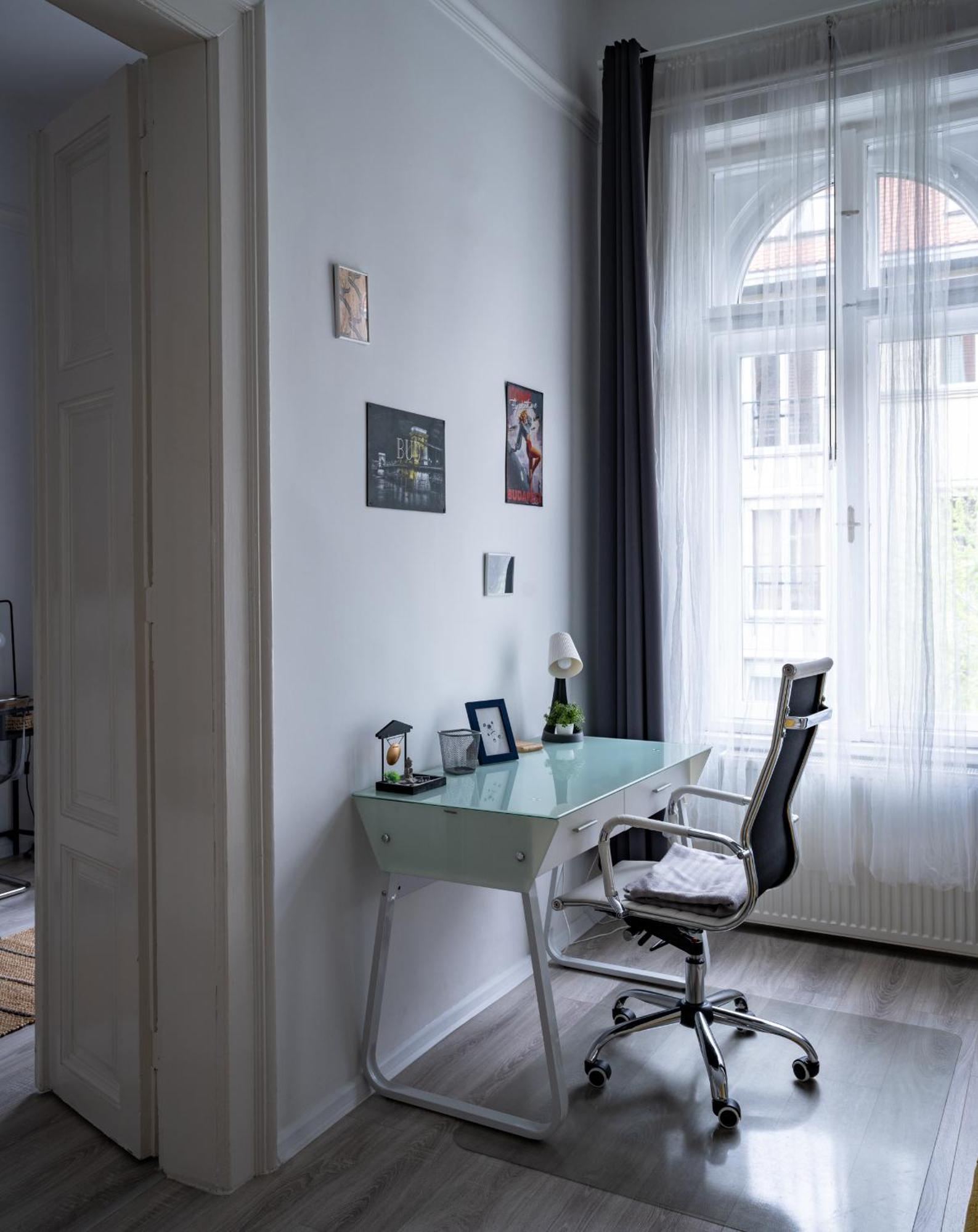 Perfect Location,Newly Decorated Modern, Large Place 60 M2, Really Quiet So You Can Have A Good Night Sleep, Ac, Netflix, Smart Tv, High-Speed Internet, World Famous New York Cafe Only 10 Minutes Walk Будапешт Экстерьер фото