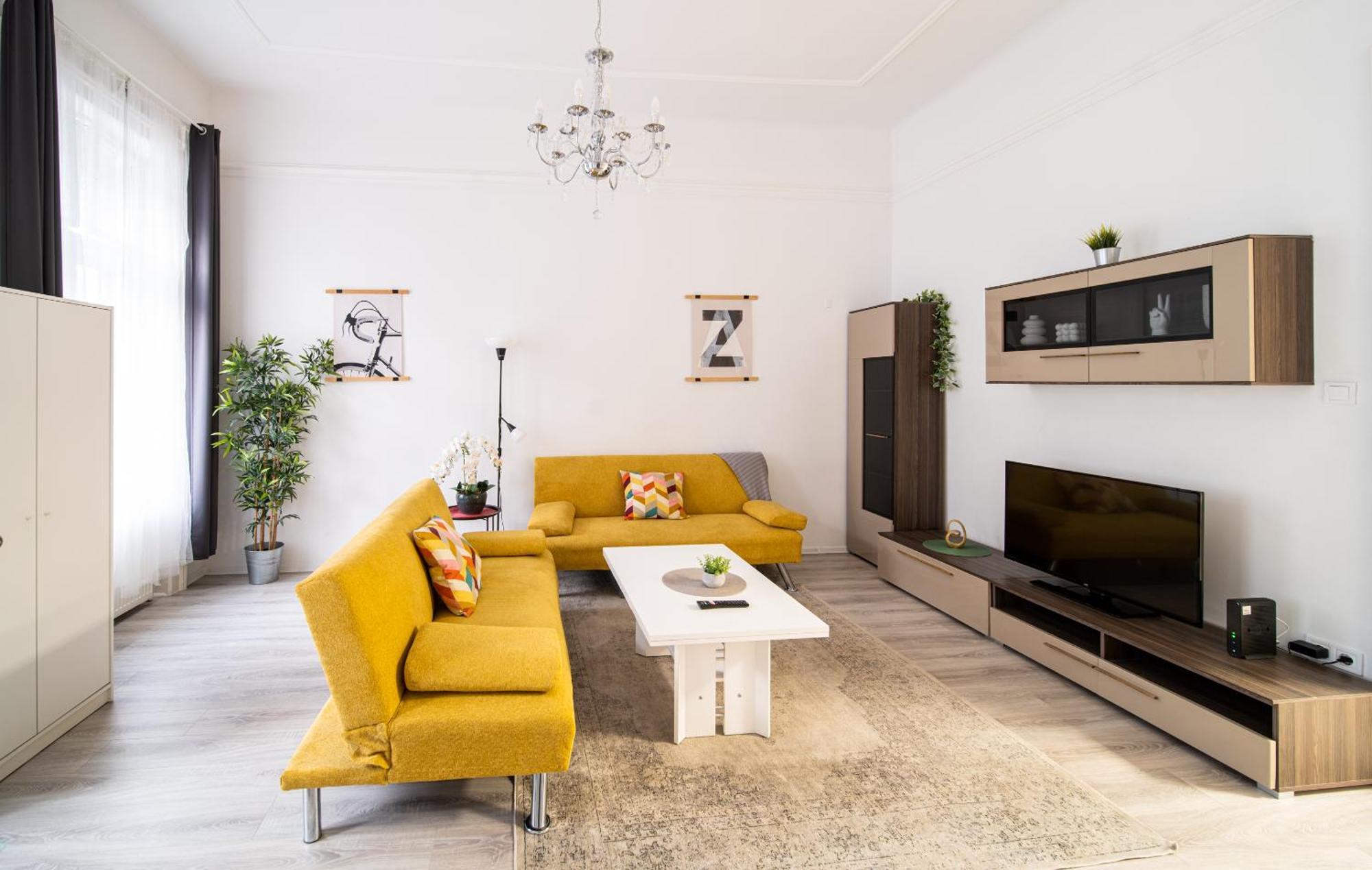 Perfect Location,Newly Decorated Modern, Large Place 60 M2, Really Quiet So You Can Have A Good Night Sleep, Ac, Netflix, Smart Tv, High-Speed Internet, World Famous New York Cafe Only 10 Minutes Walk Будапешт Экстерьер фото